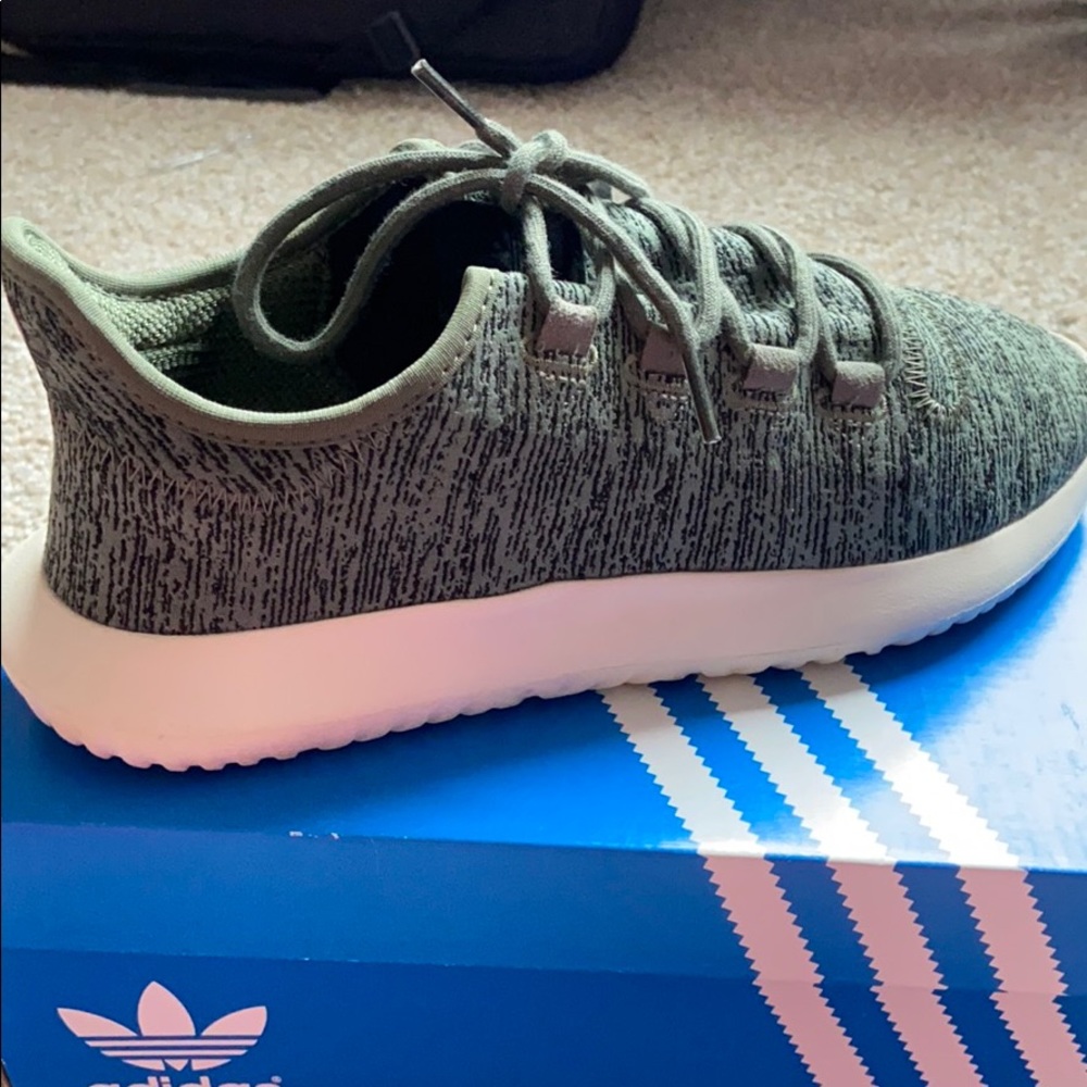 ADIDAS SPORT SHOE